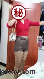 对白绿帽妻出去内射回来检查肥逼，不穿内裤情趣网袜
