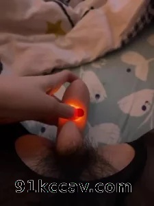丝袜控小骚妻自慰实拍