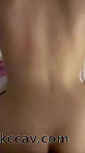 爆草隔壁肉感女大学生