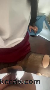 30岁离异教师在办公桌上被干喷