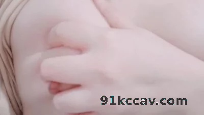 [原创] 0371躲疫在家，小骚忍不住自慰给我看2