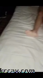3p单男无套操媳妇，老公拍摄