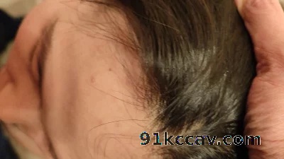 自拍的00后巨乳女友，第二弹