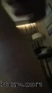 绿奴带老婆给绿主3p钻跨下看鸡吧进出