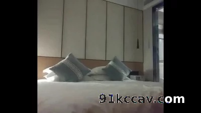 看简见有你想要的！毒龙口爆胸推43岁人妻酒店激情无套内射