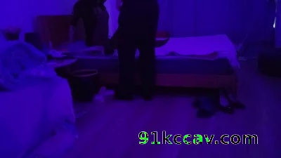 同性  调教hz母狗TS，狗链栓住