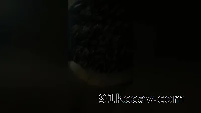 后入高冷离异人妻，床上反差叫声可射