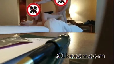 极品身材白领骚货 背着男友被当越野车开 人前人模狗样 床上淫水泛滥