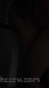 屁股又会扭又会夹的骚逼喜欢在窗前被操，有大鸡巴一起吗