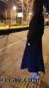 淫妻绿帽马路献妻