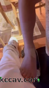 骚货吃饭的时候勾引我