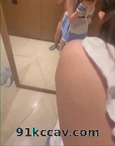 镜子前后入女仆装白丝反差婊