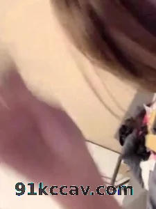 自己的反差骚逼女友学生妹的性感自拍自慰视频 视频存手机里好几年了 现