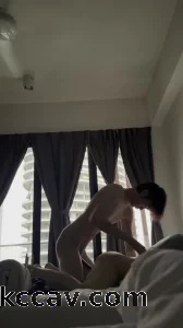 打桩后入00后小母狗