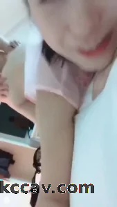 干骚逼的时候她自拍还问我紧不紧