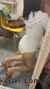 情趣高叉内衣边口边捅肉丝骚逼