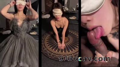 新婚小母狗穿着婚纱裙背着老公出来找刺激，太爽了全程高能