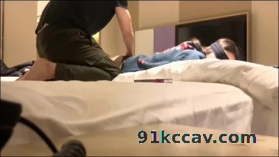 性格内向害羞但对性有强烈的欲望 极度敏感 奶头狂抖 小穴蜜汁