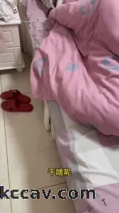 我老公操我的时候就在想你 浪荡人妻 老公前脚走 后脚情趣套装加身让情