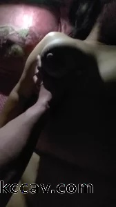 哺乳期熟女人妻奶水很充足
