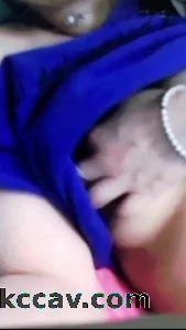 乳头黑又亮