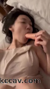 约炮欲求不满反差女神，表情超淫荡
