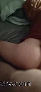 和大屁股肥臀熟女偷情，老汉推车姿势操大屁股太解馋过瘾了，大屁股很肥厚