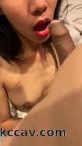 饥渴女大学生露脸口