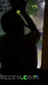 在窗口操小模特