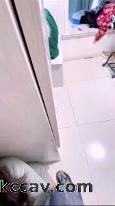 出探花设备 发骚药 孩子在做作业 淫妻少妇却在一旁藏着和野男人偷情