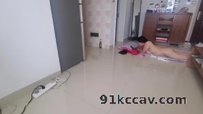 她家里