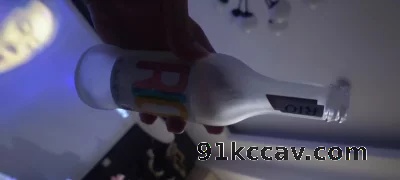 （天津）你猜这酒瓶怎么玩的？后入小母狗臀浪，最后不太配合