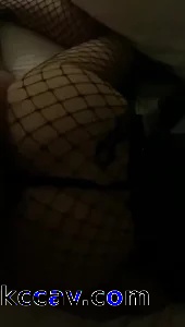 真实和老婆的同事出来开房 太紧了直接受不了