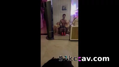 对镜后入青岛大学城巨乳研究生学姐，学姐可联系