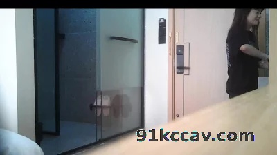 内射普宁池尾琪琪，娇小玲珑，这次侧躺着插