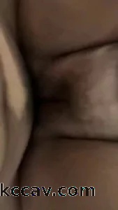 猛烈抽插一线天熟女，这种逼肥肉厚的熟女确实解馋过瘾加泄火