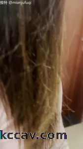 瑜伽裤熟女老婆清洗情趣自慰振动棒，和粉丝自慰