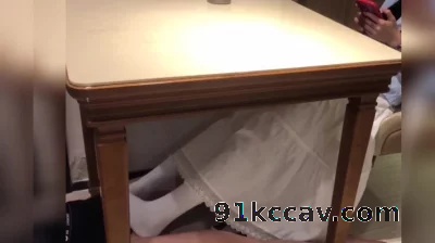 又是被白袜肉丝姐姐足交的一天