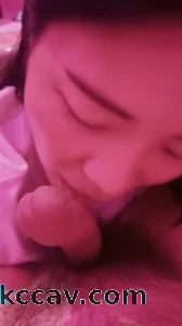 淫荡人妻KTV口交